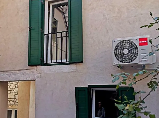 No.5 Luxury 아파트